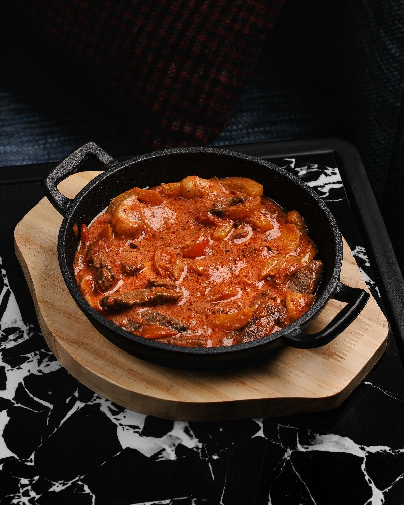 Meksikan can əti napolitan souslu