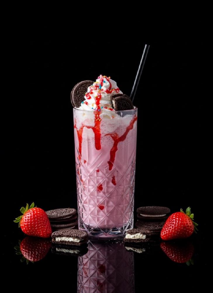 Çiyələkli Oreo Milkshake