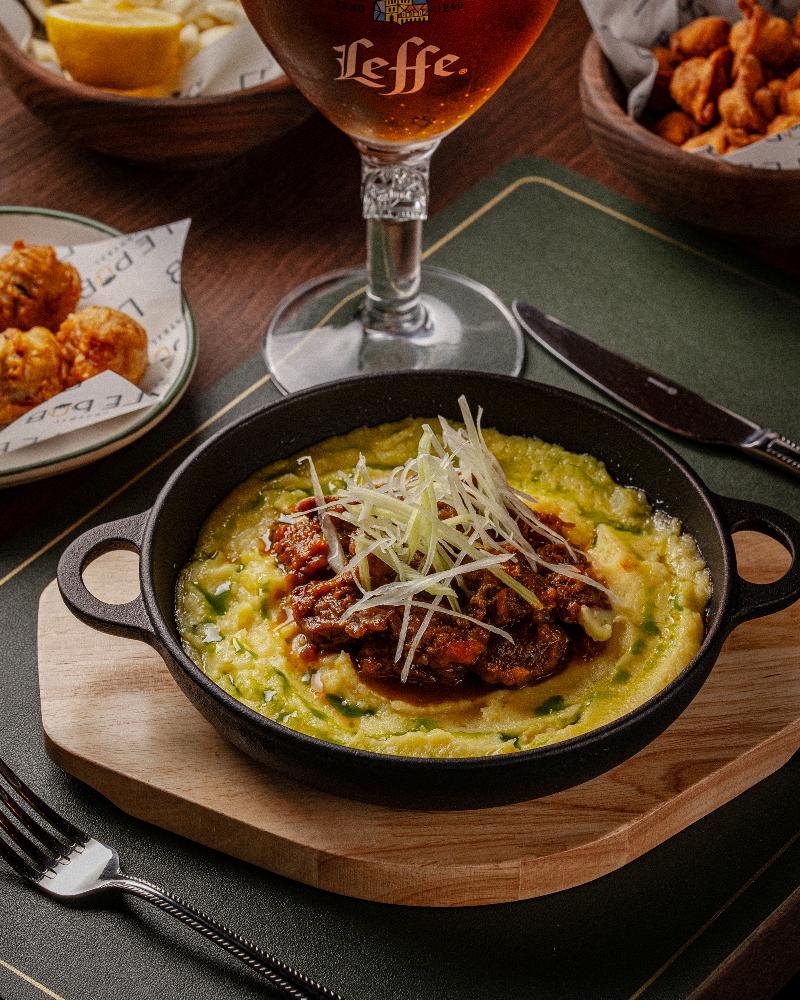 Pivədə Bişirilmiş Macar Qulyaşı