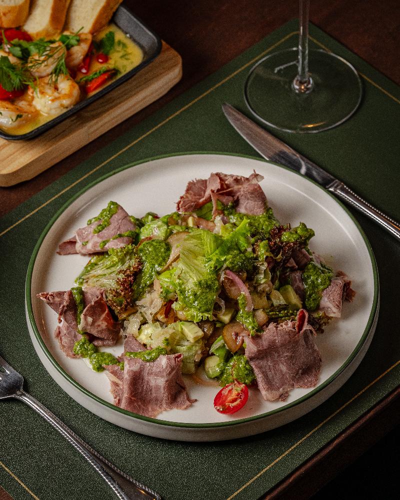 Dana Əti Pastrami Salatı