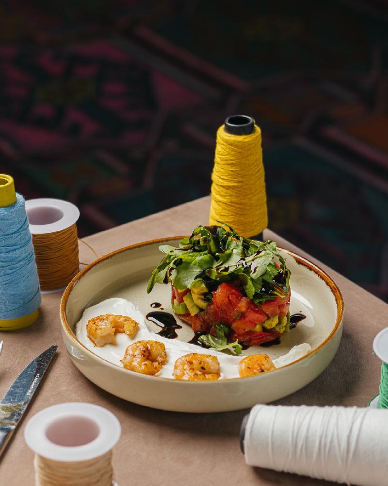 Avokadolu krevetka salatı 