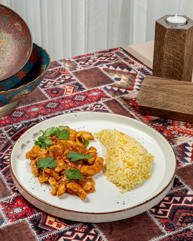 Karri souslu toyuq əti