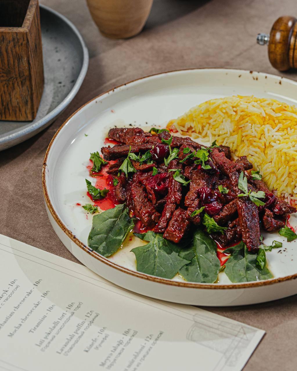 Vişnə souslu can əti