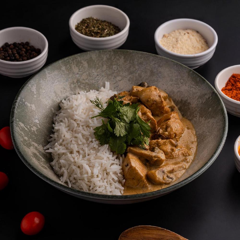 Toyuq Kari və Düyü ilə