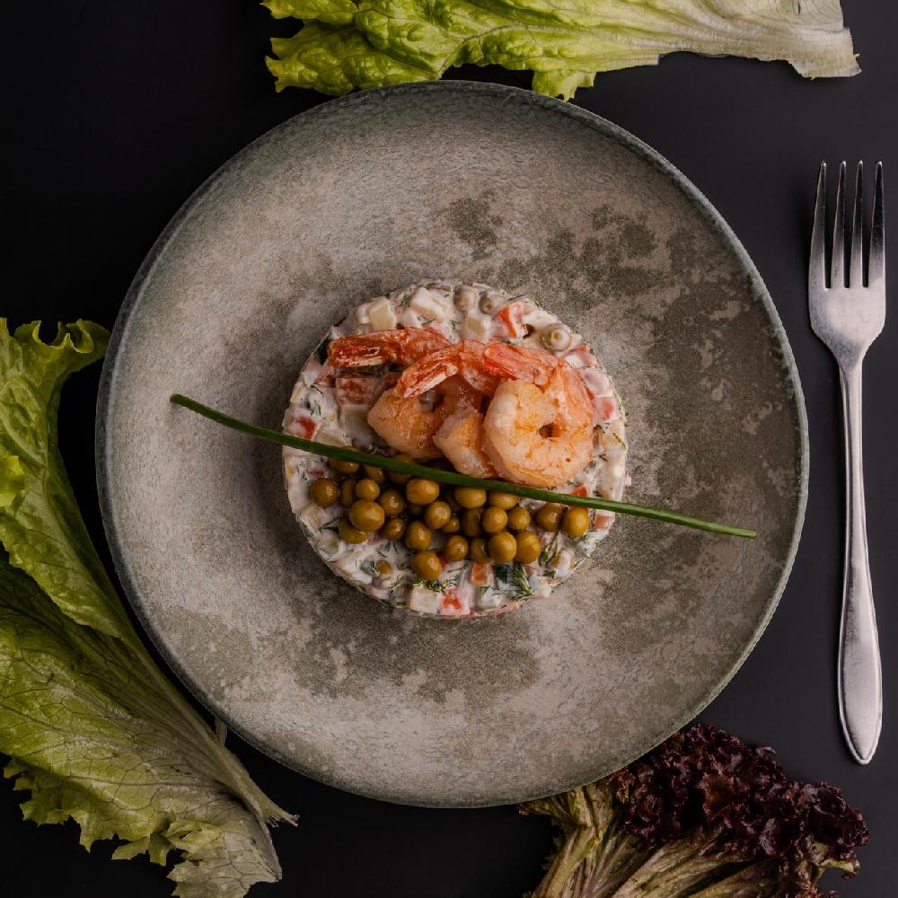 Krevetkalı Olivier salatı