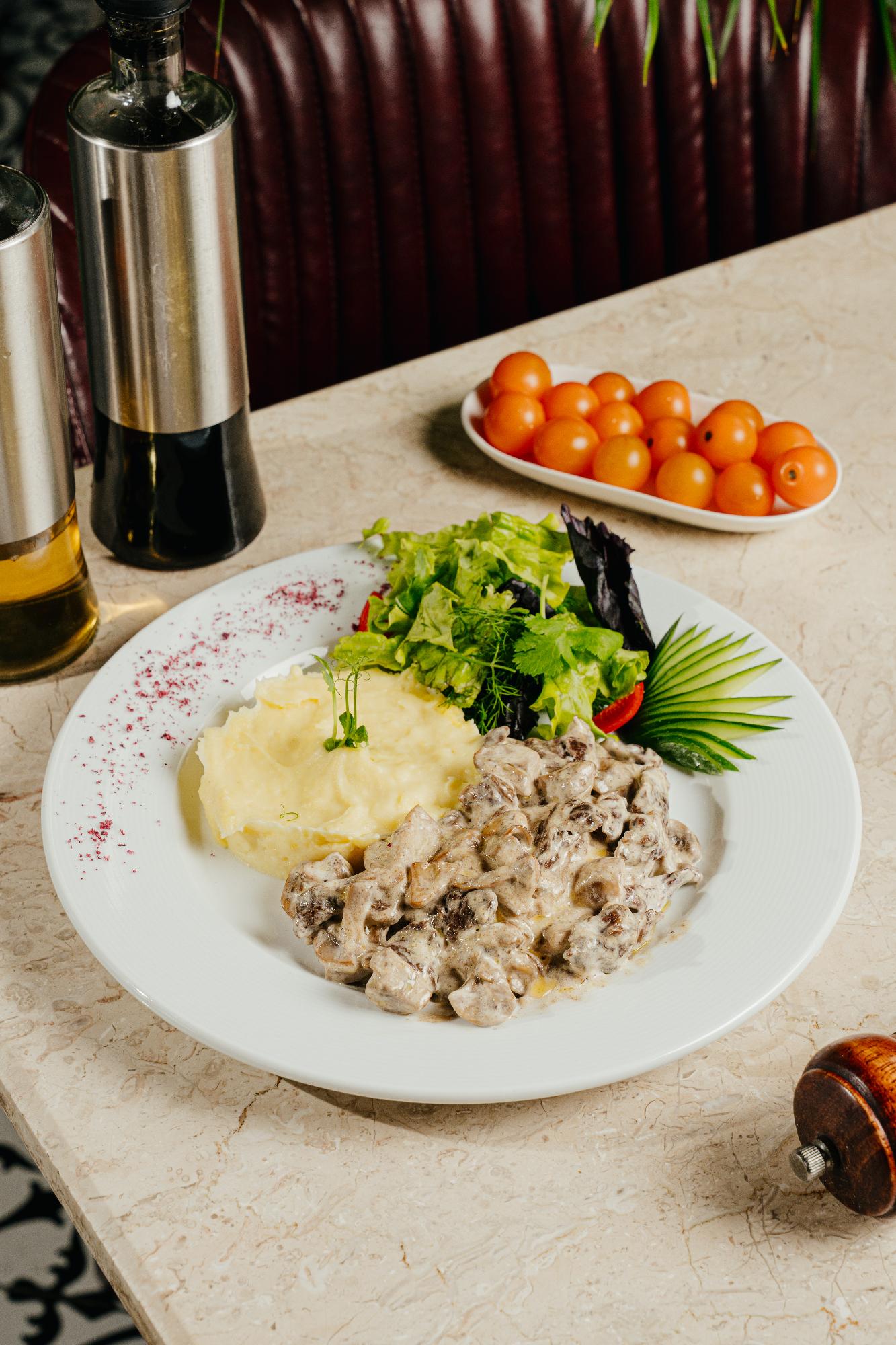 Qaymaqlı Sousda Ət Göbələklə