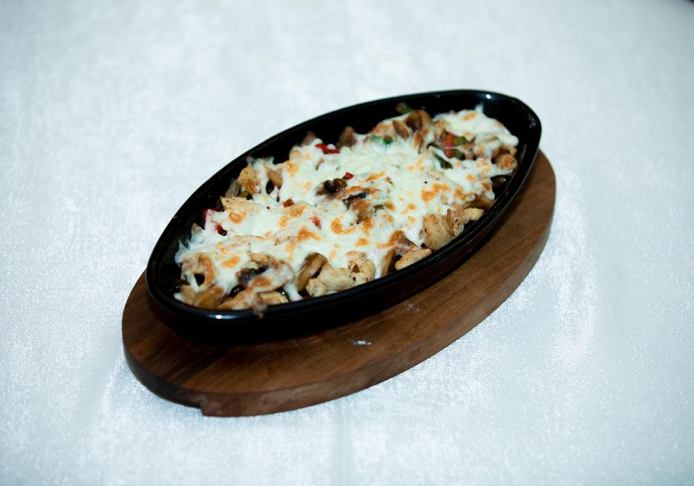 Güveçdə tərəvəz ilə toyuq