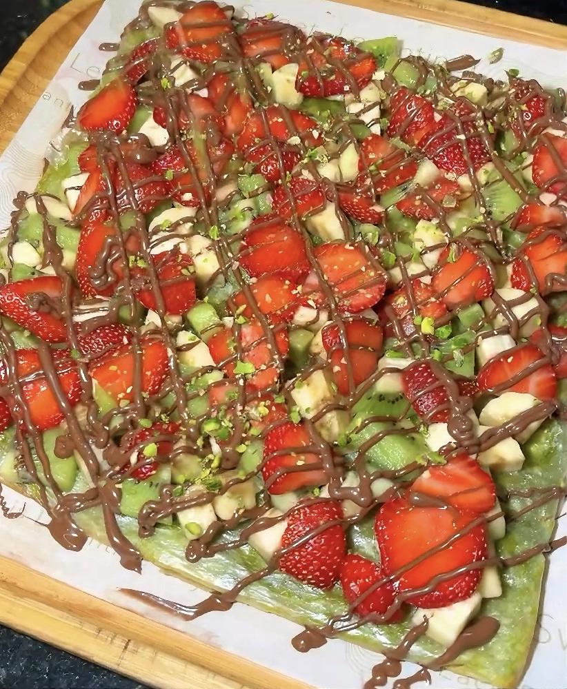 Yaprak katmer meyvəli 