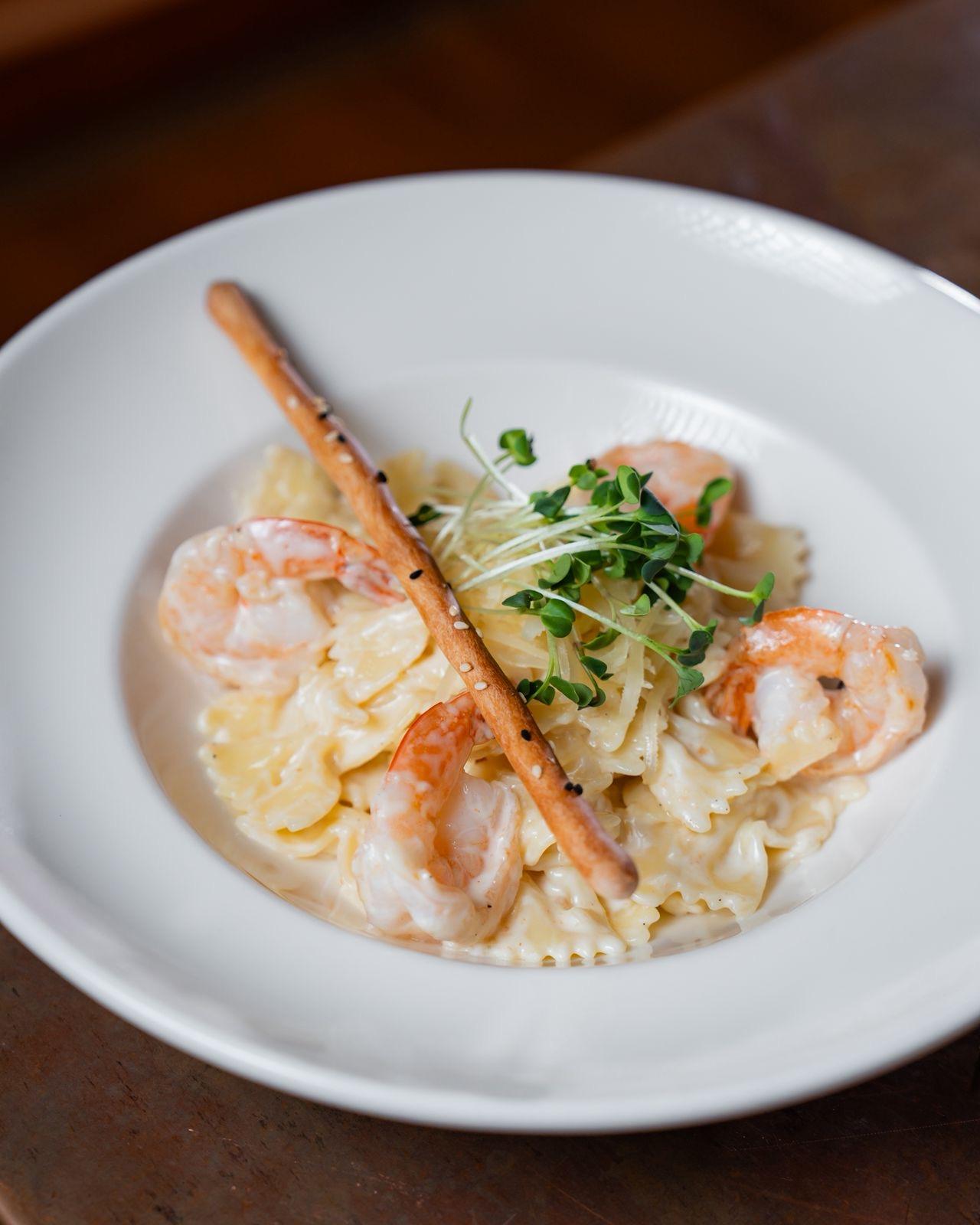 Farfalle shrimp