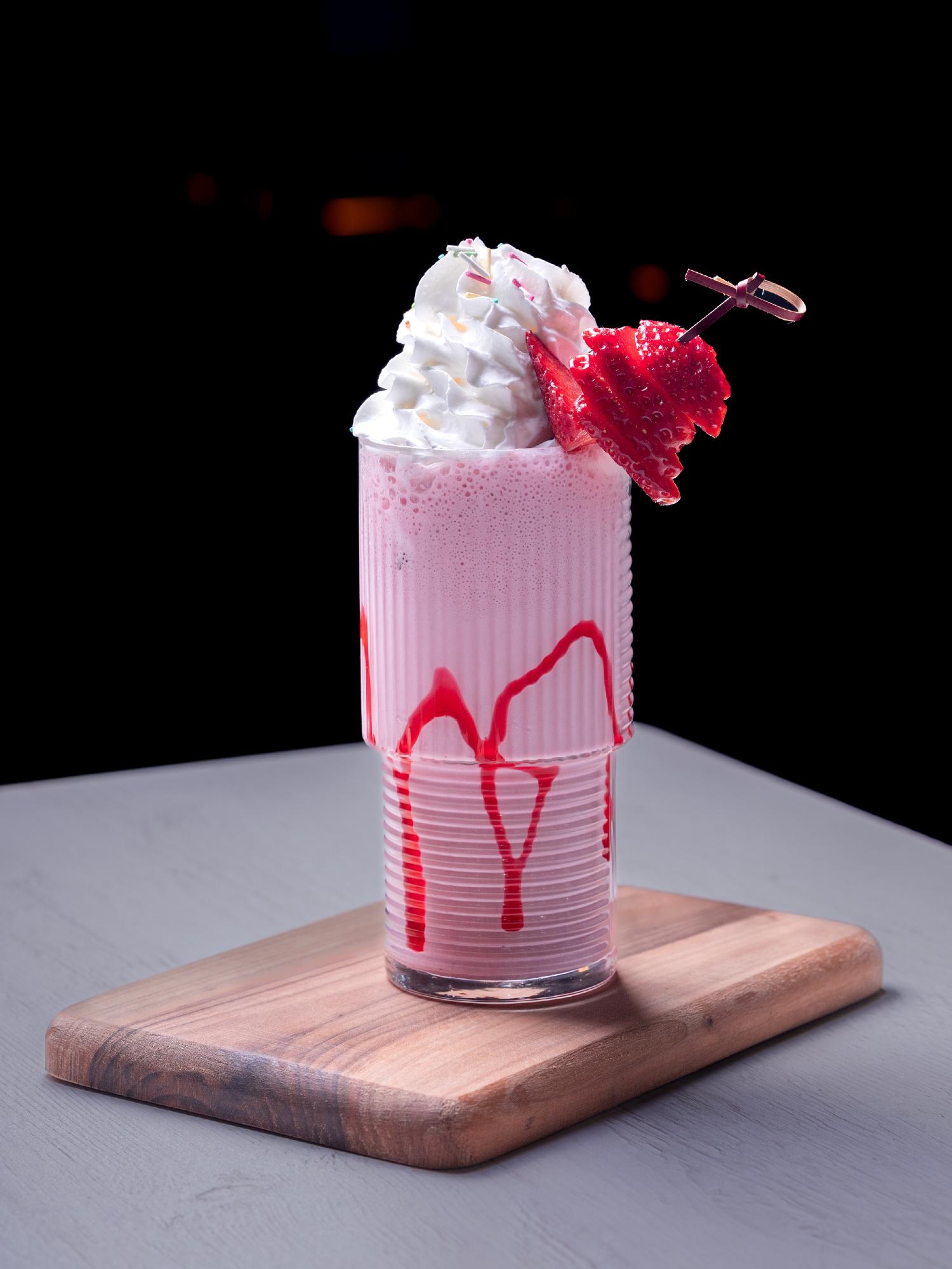 STRAWBERRY MILKSHAKE 
