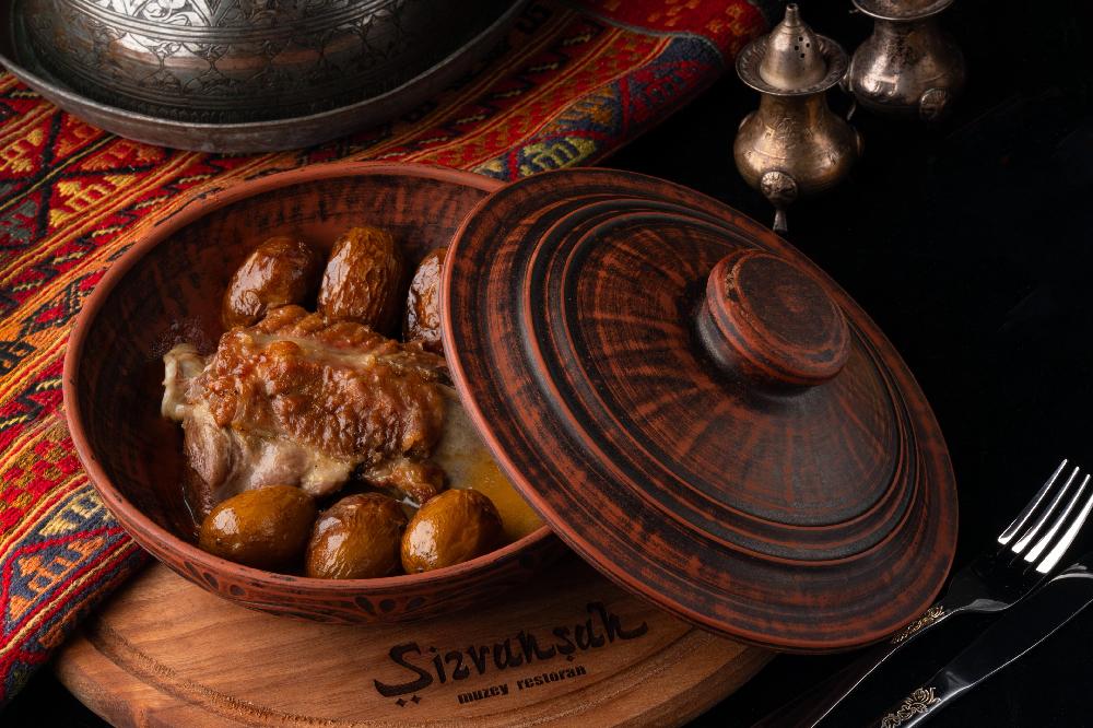 Quzu qolu kartof ilə