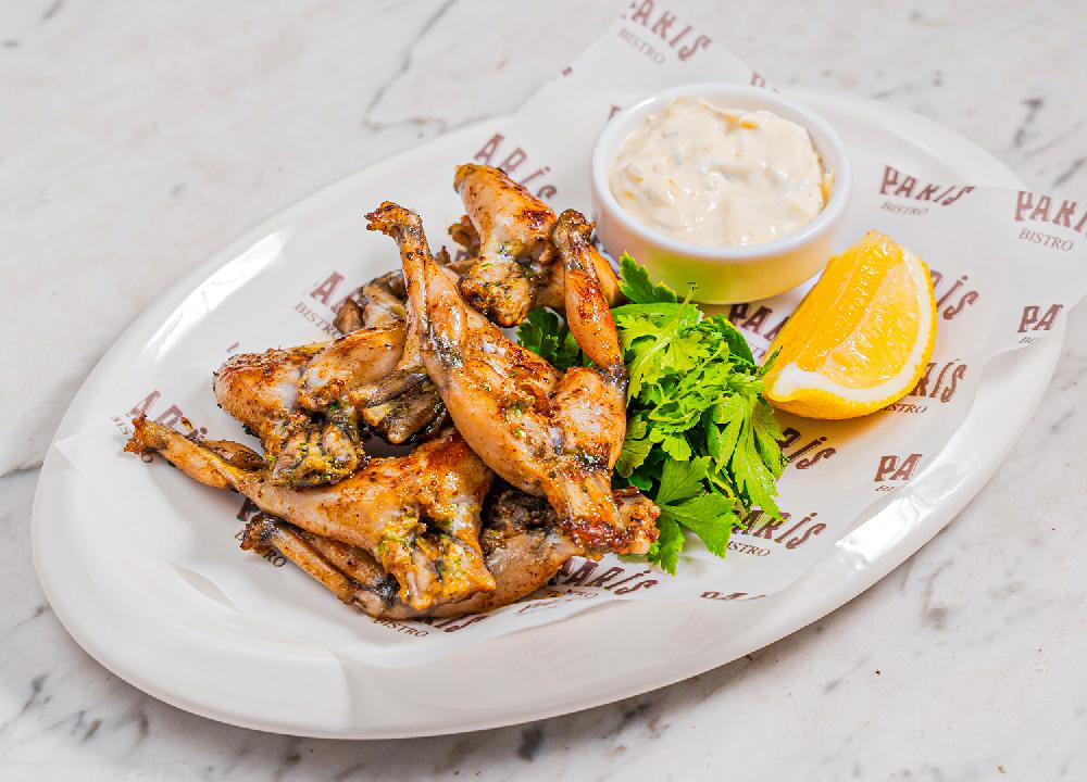 QIZARDILMIŞ QURBAĞA AYAQLARI