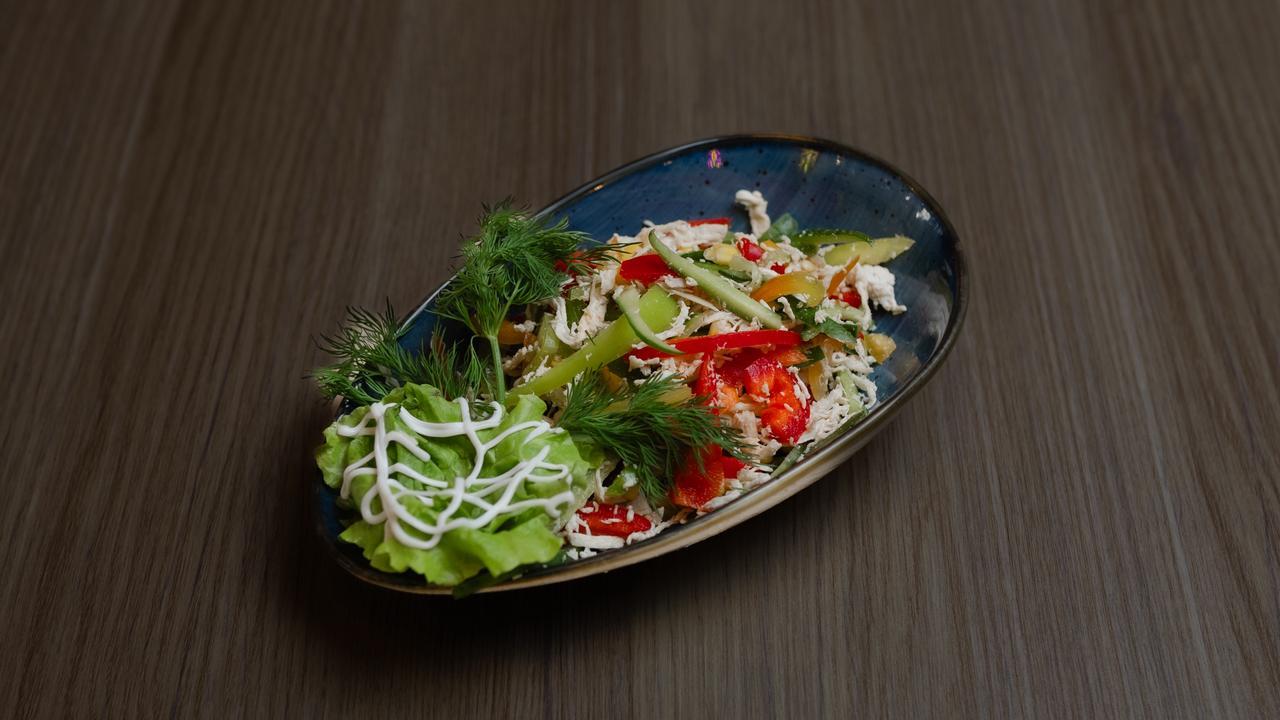 Toyuq salatı