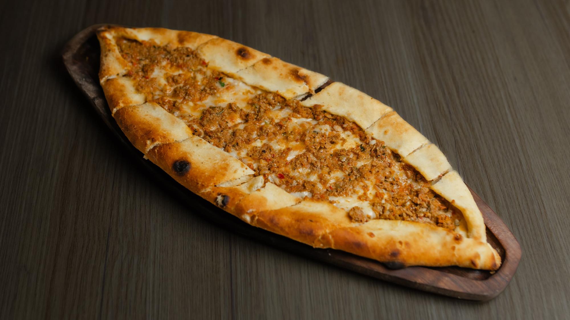 Qıymalı pide