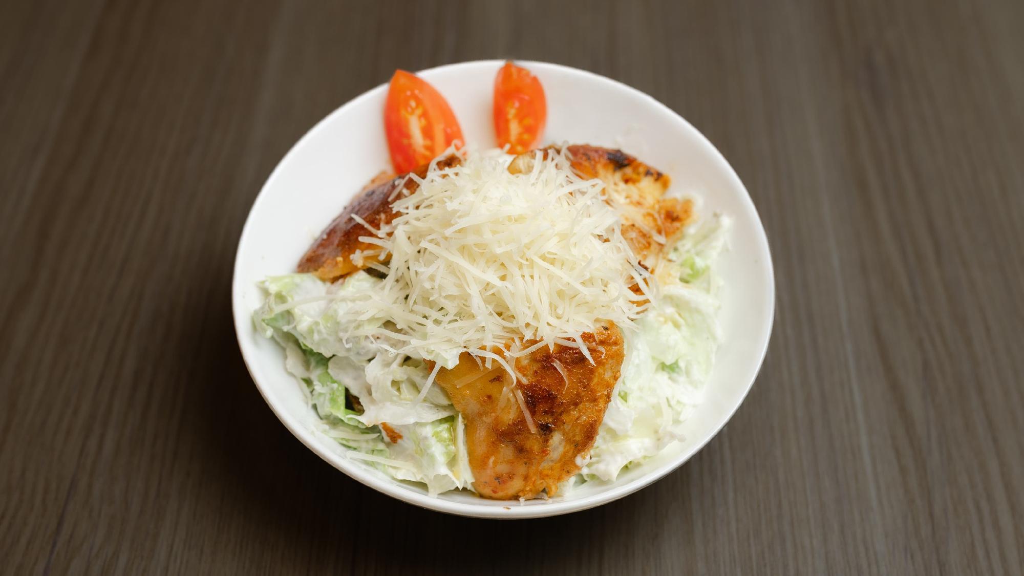 Sezar salatı
