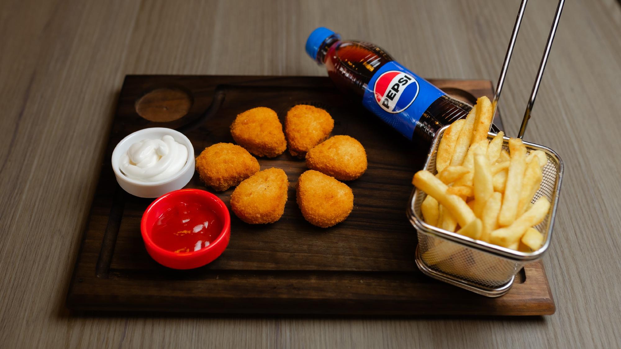Naggest+fri+pepsi (250 ml)