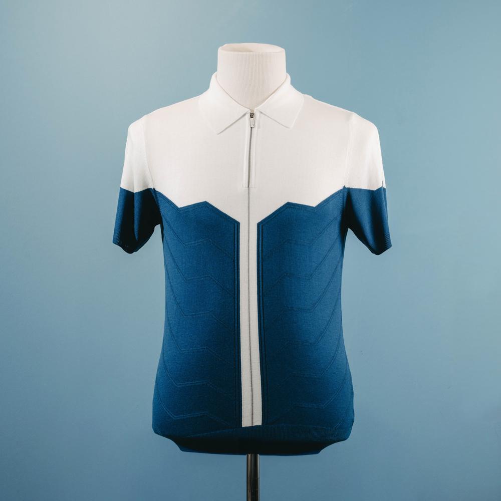 Mavi naxışlı polo