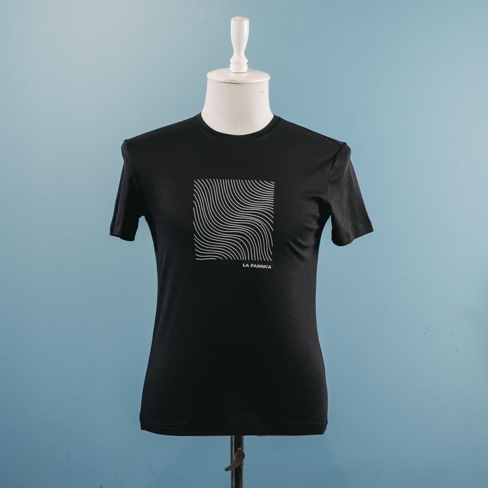Qara naxışlı t-shirt