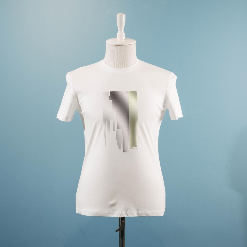Ağ naxışlı t-shirt