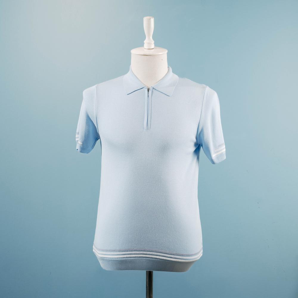 Açıq-mavi naxışlı polo