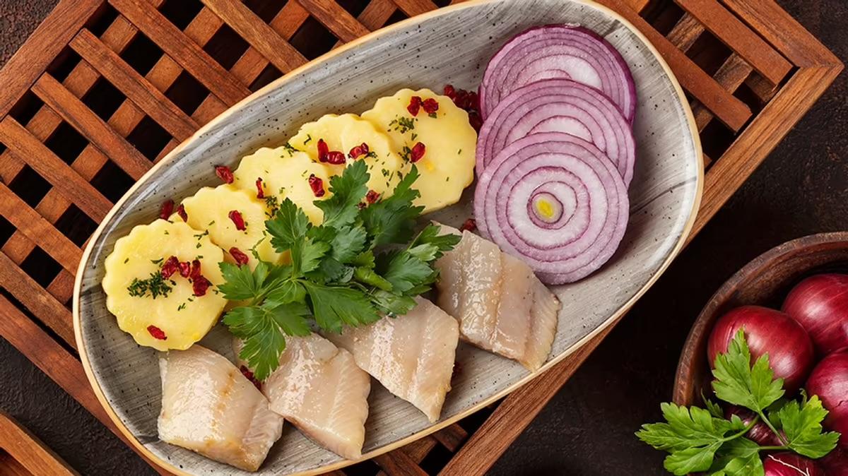 Selyotka kartof ilə