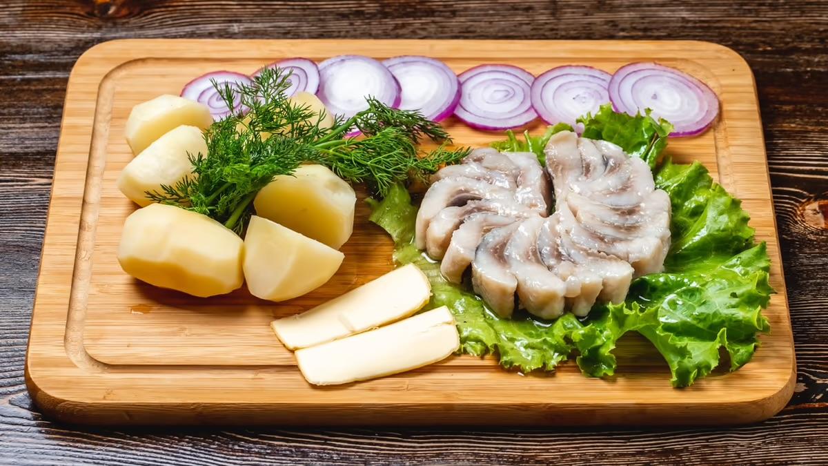 Selyotka kartof ilə