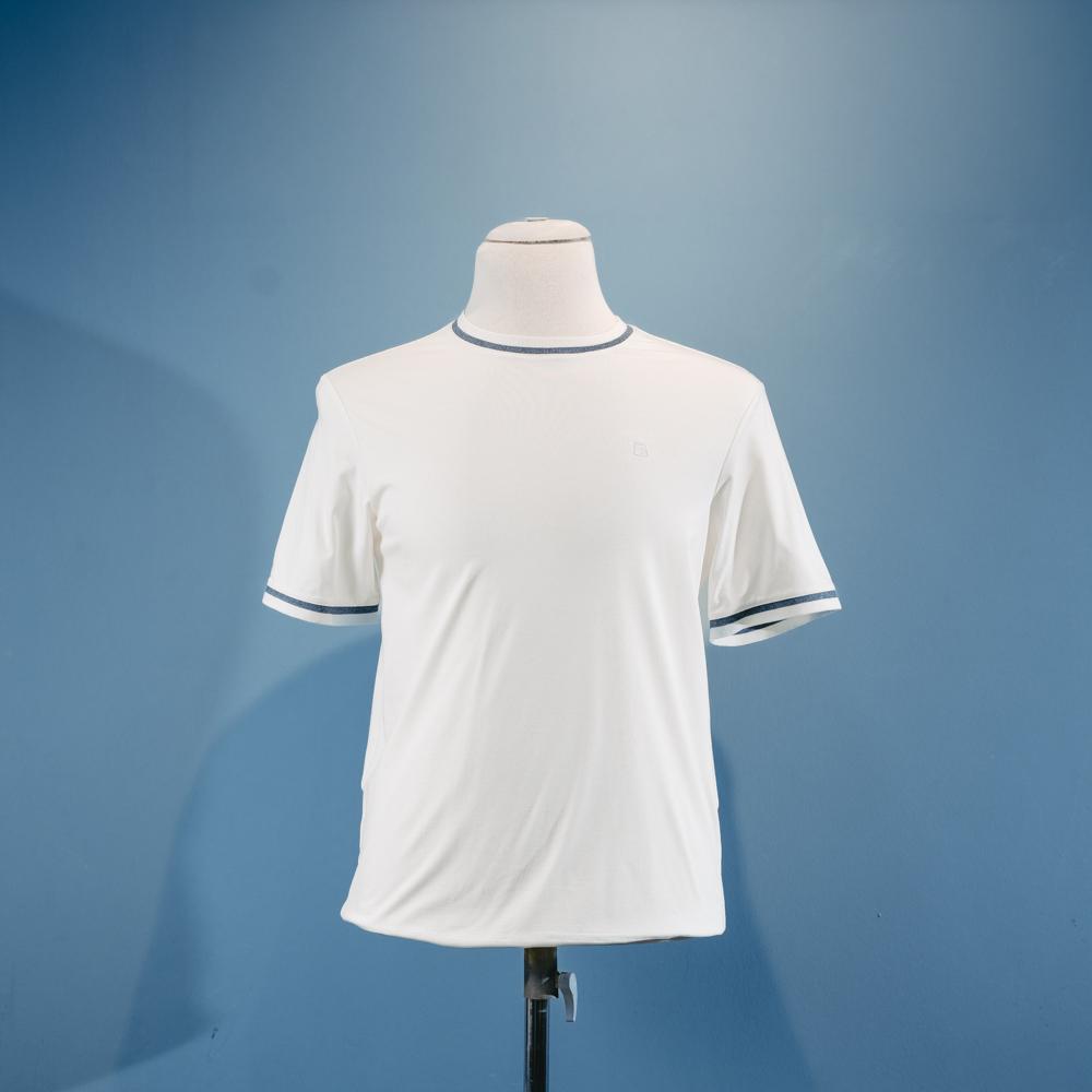 Ağ t-shirt