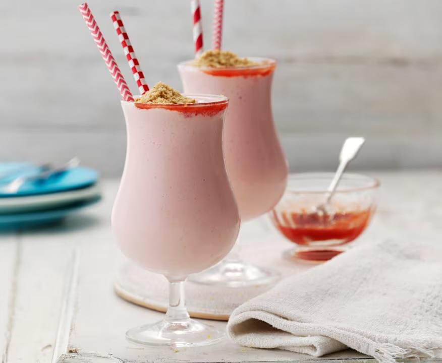 Çiyələkli Milkshake