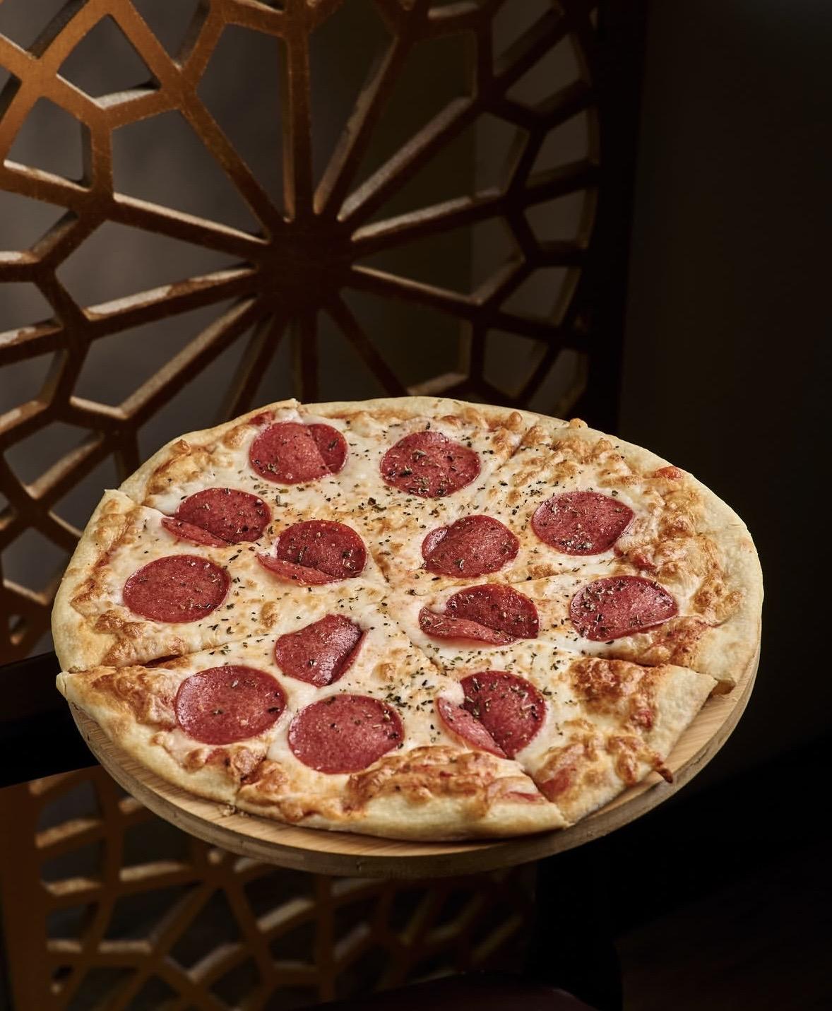 Salami Pizza