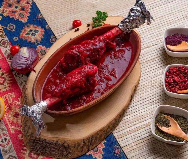 Vişnəli quzu maça