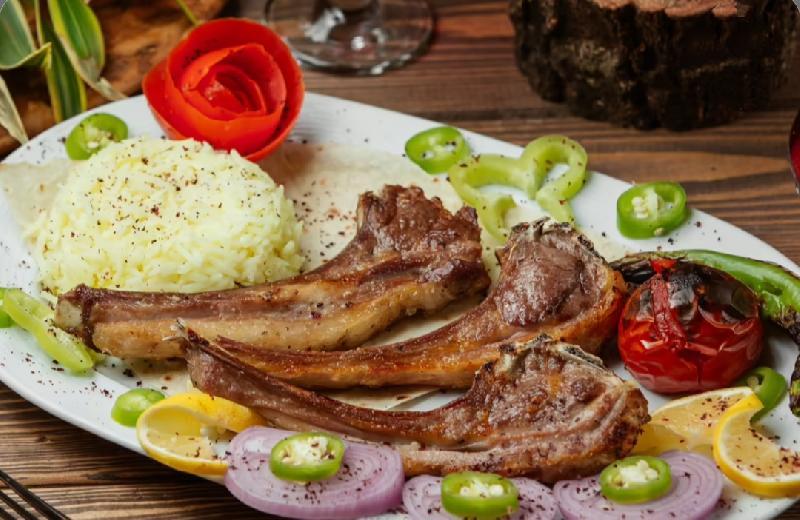Tavada dana antrikot tərəvəzli