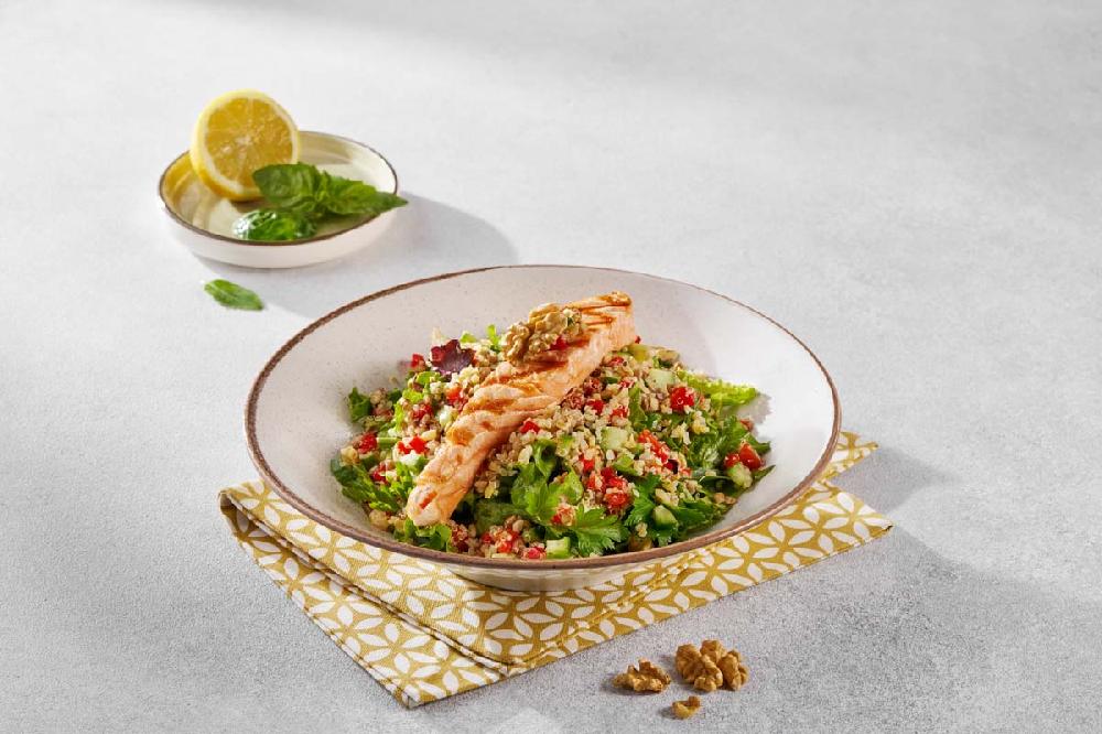 Tam Tahıllı Salat + Qril Qizilbaliq