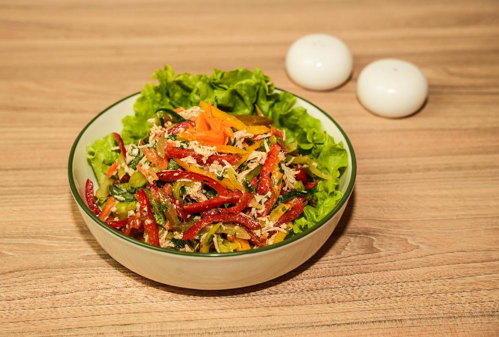Toyuq salatı
