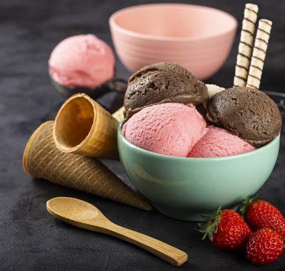 Ice cream selection 3 scoops