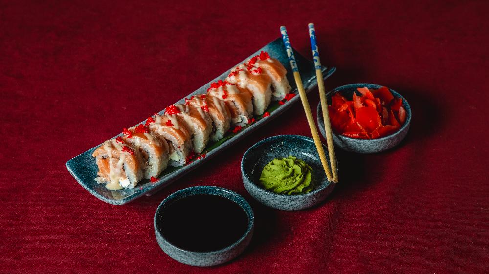 Special Salmon Roll 