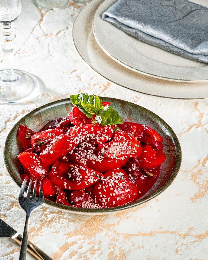 Zoğallı Pomidor salatı
