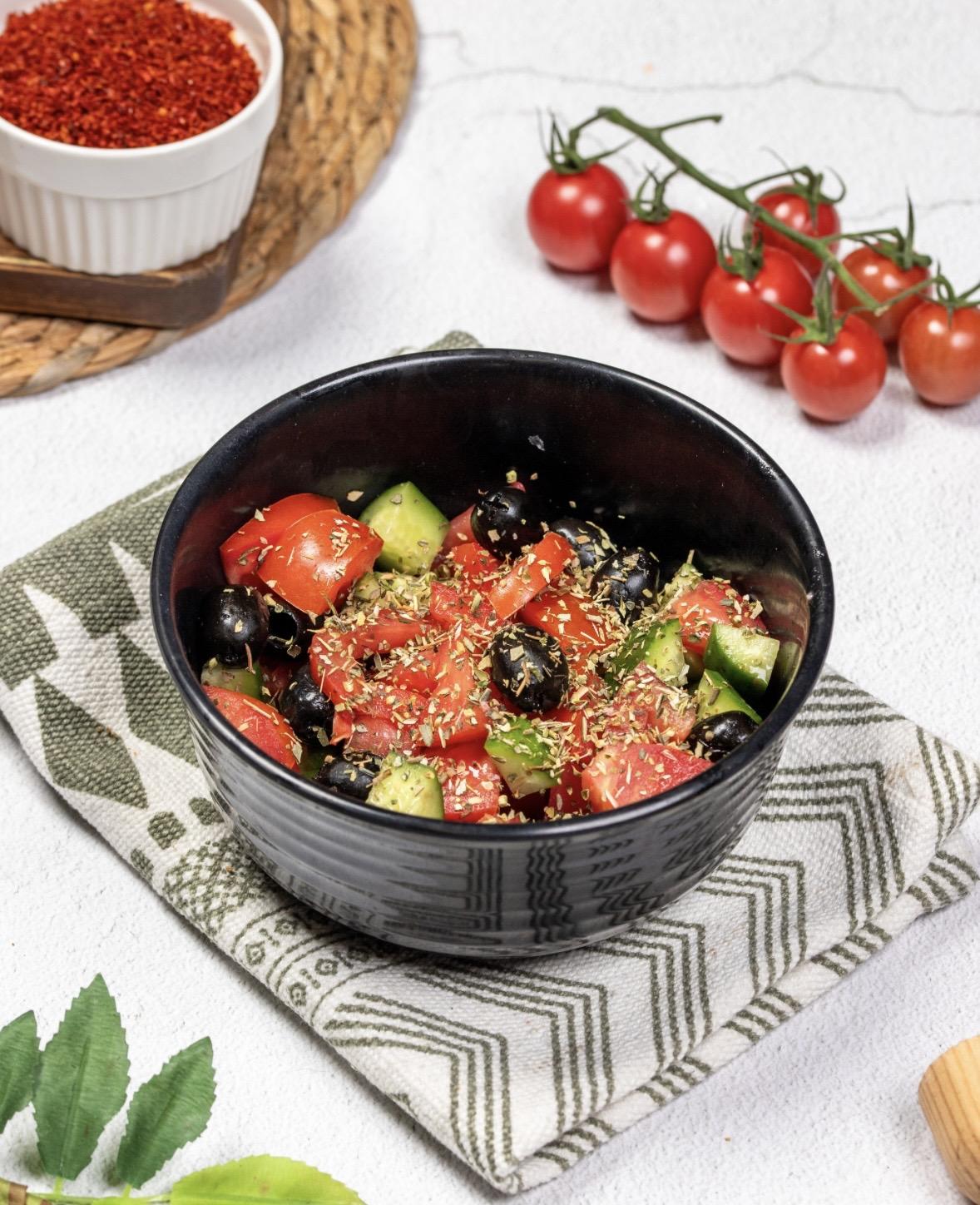 Greek salatı