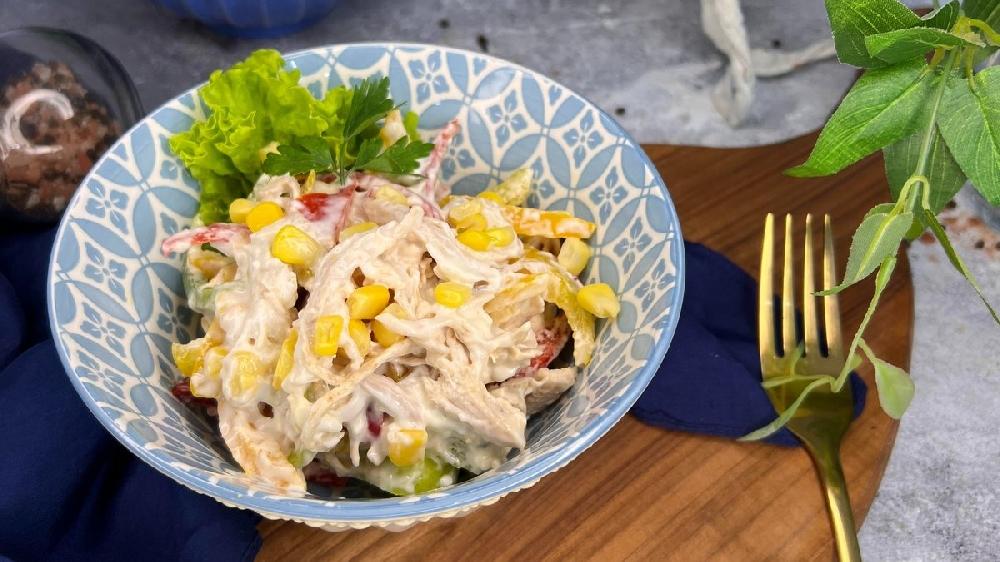 Toyuq salatı yağla