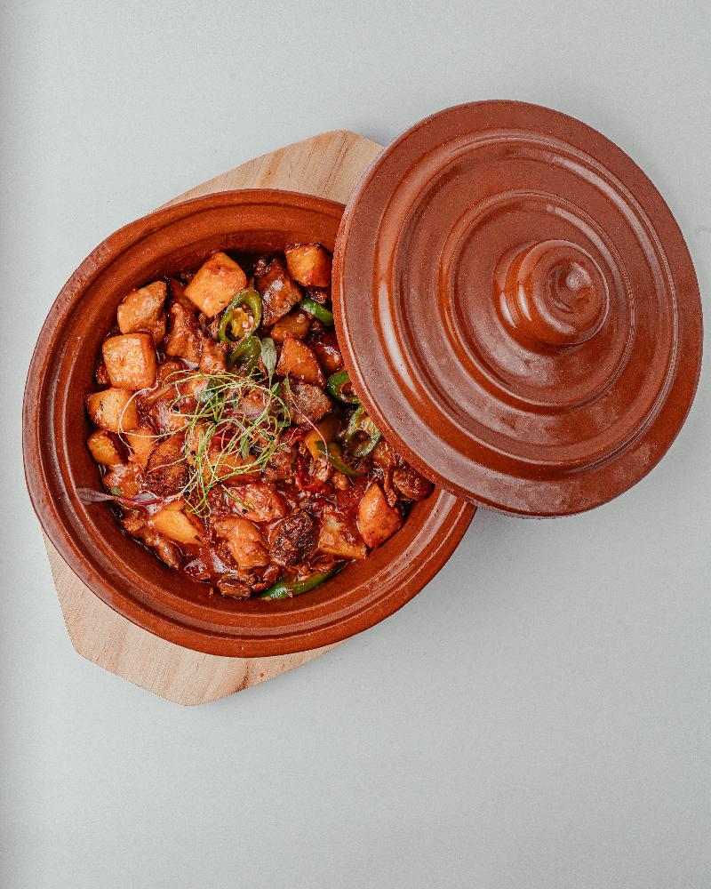 Quzu saxsı qabda