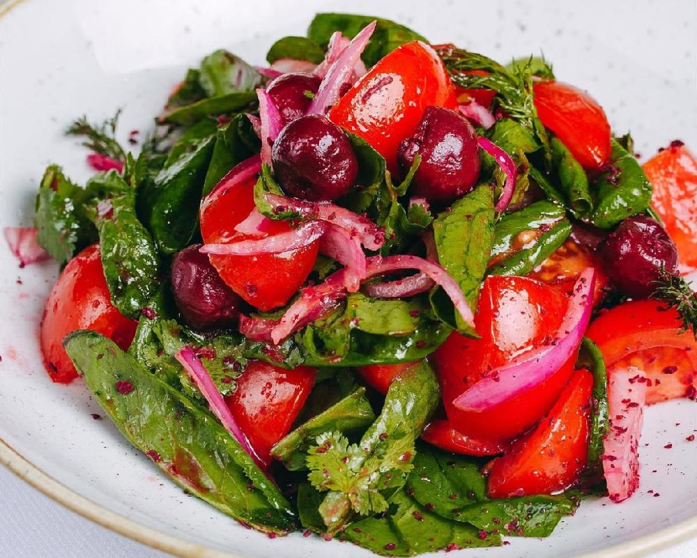 Turşulu pomidor salatı