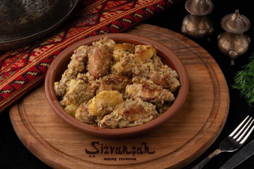 Qaymaqlı çolpa kartof ilə