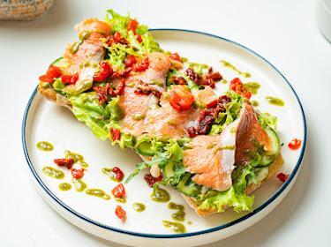 Qızılbalıq sandwich 