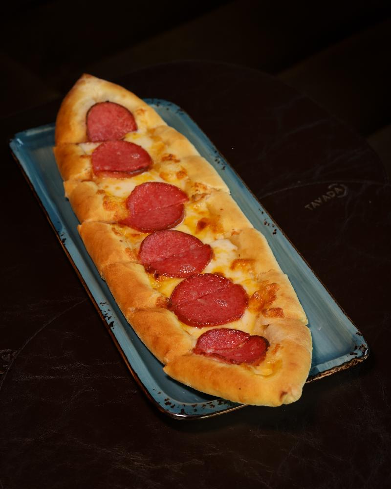 Sucuqlu pide