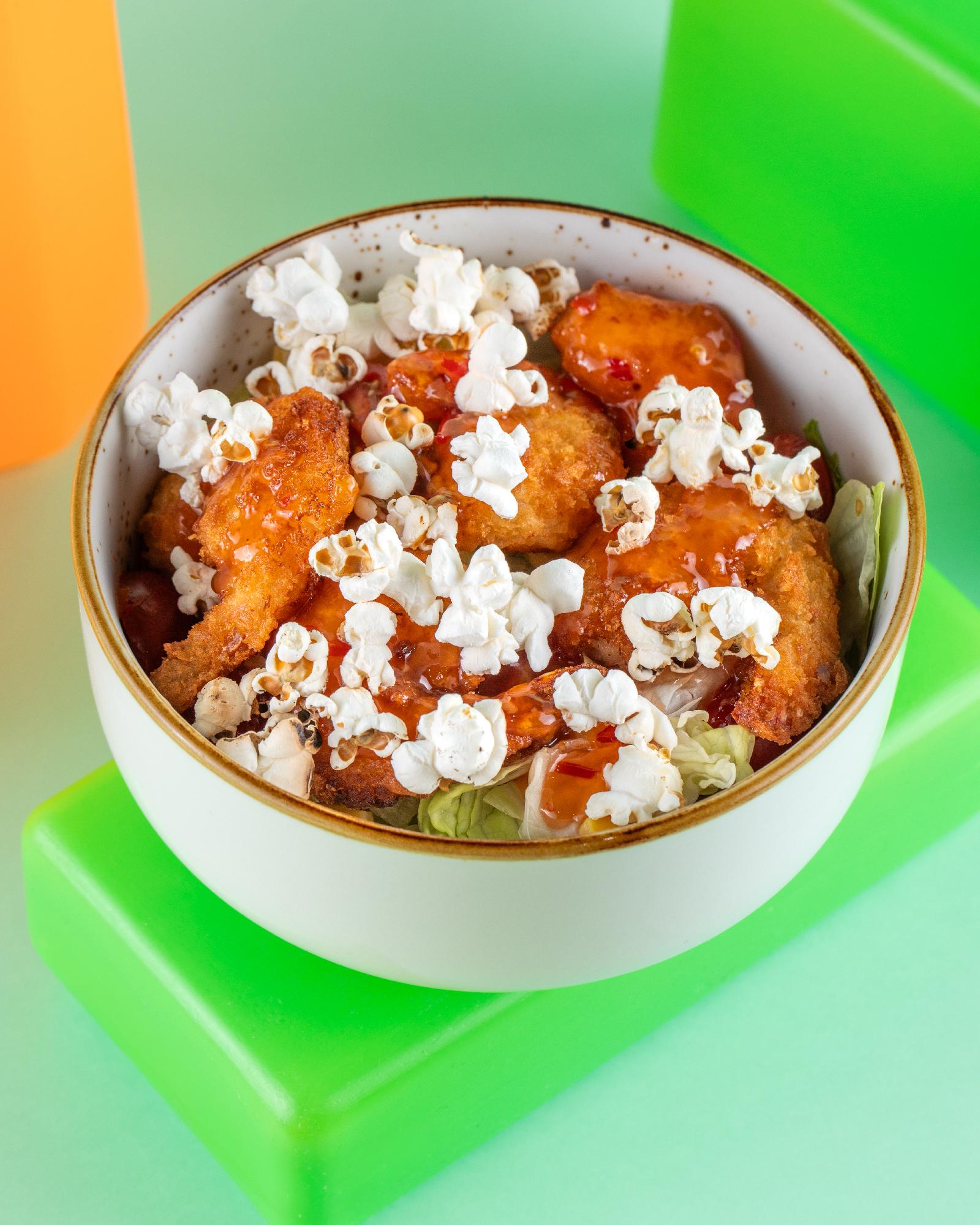Popkorn salatı