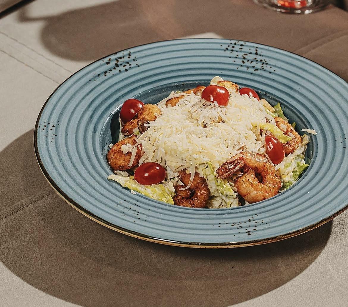 Krevetli Sezar salatı