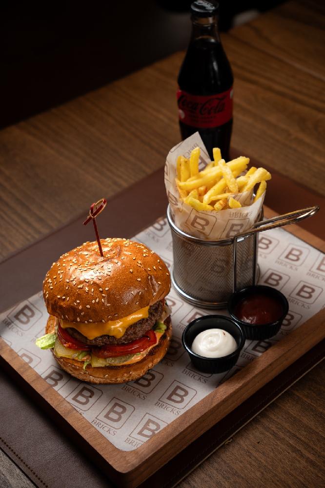 Ət burger fri ilə