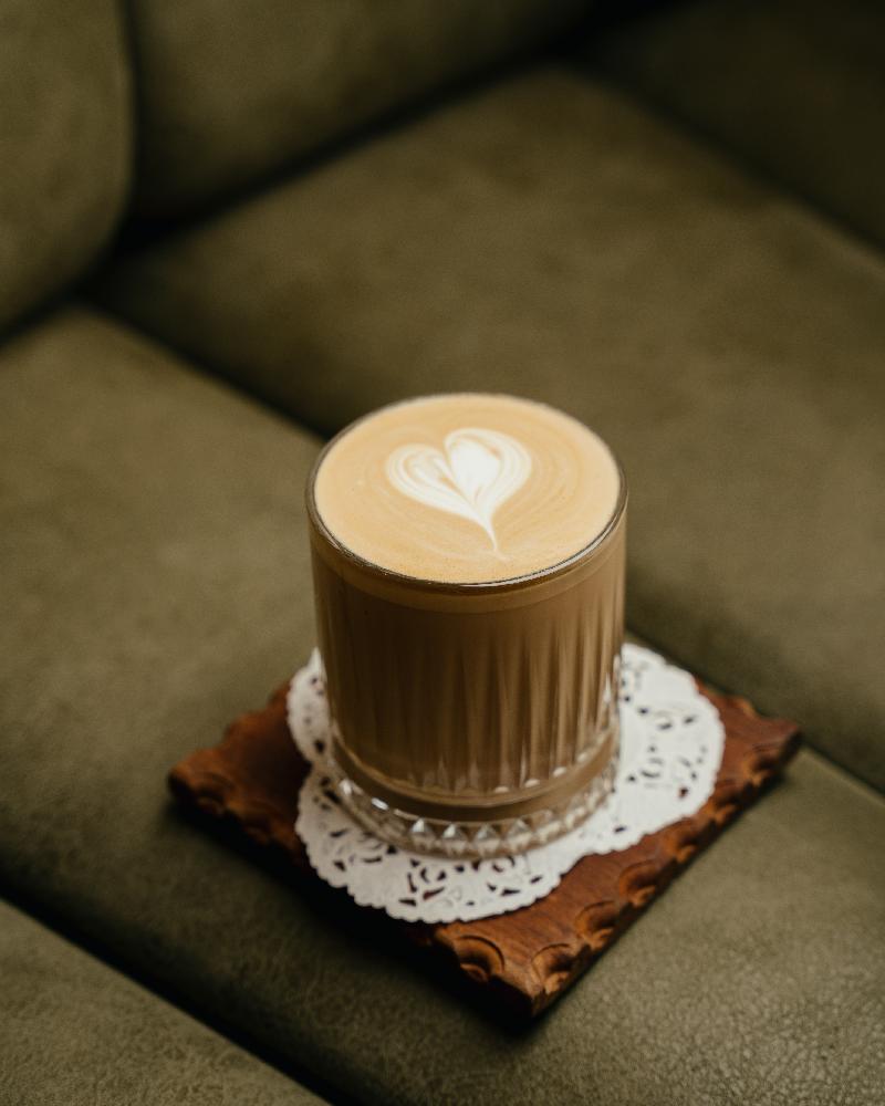 FLAT WHITE