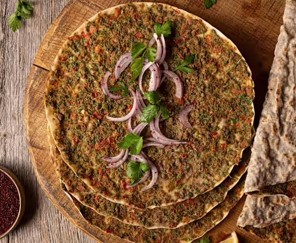 Lahmacun 3 əd +ayran bakal