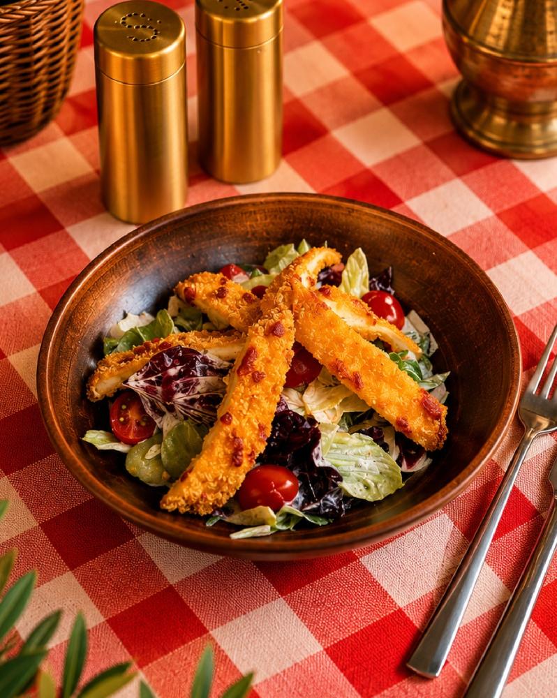 Xırçıldayan isti toyuq salatı