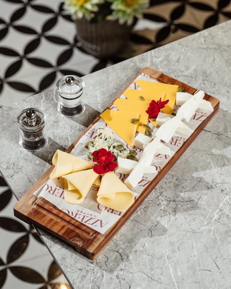 Pendir assorti